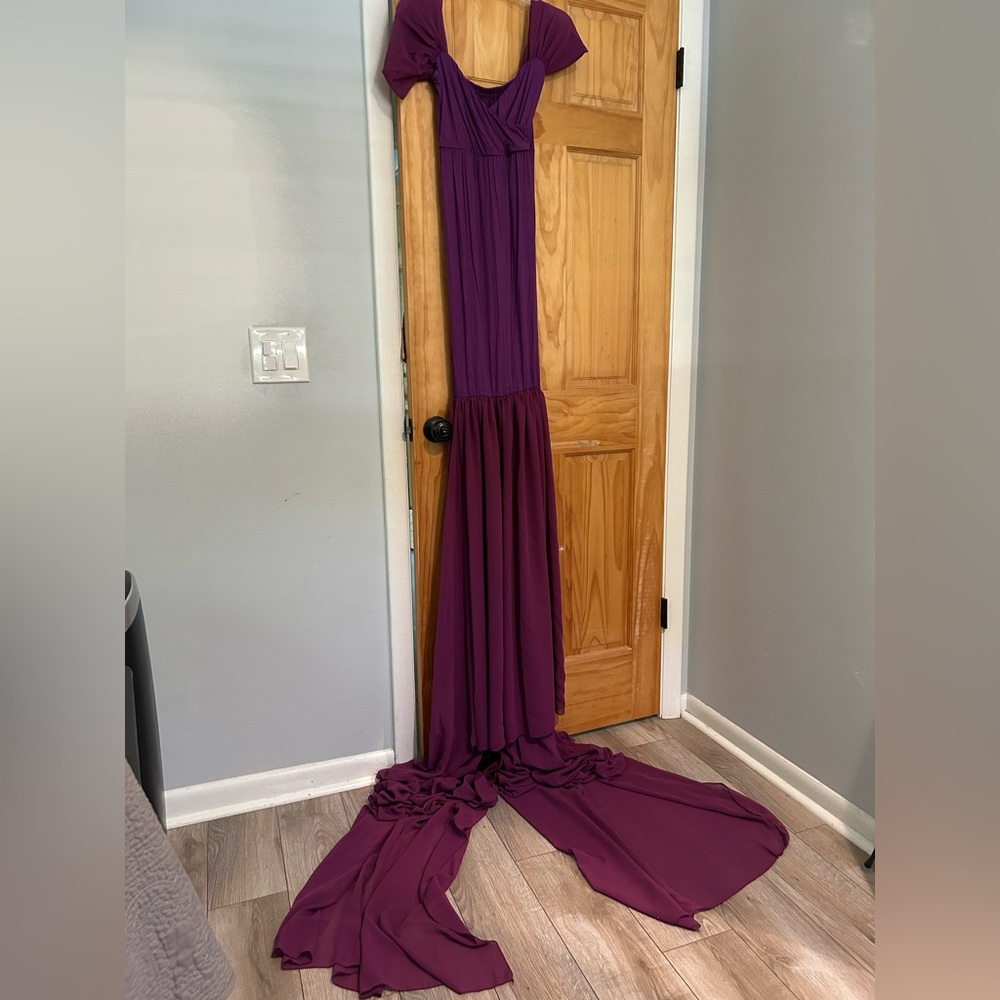 Elegant Strapless Plum Floor-Length Gown with Dramatic Train for Photos